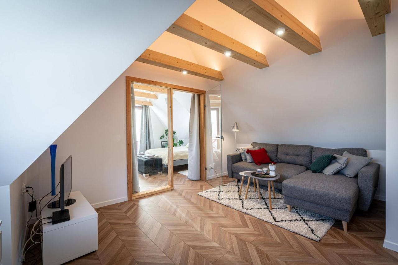 Apartamenty Zaszczyty 코스실리스코 외부 사진
